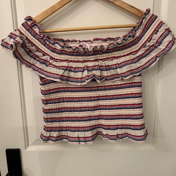 Parker off the shoulder top. Elasticized for the perfect fit. - Picture 1 of 6